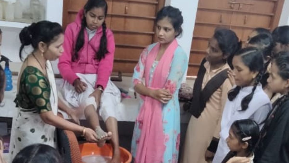 भूतपूर्वक सैनिक व उनके आश्रितों की सार्वजनिक मदद सशस्त्र सेवा झंडा दिवस 7 दिसंबर
