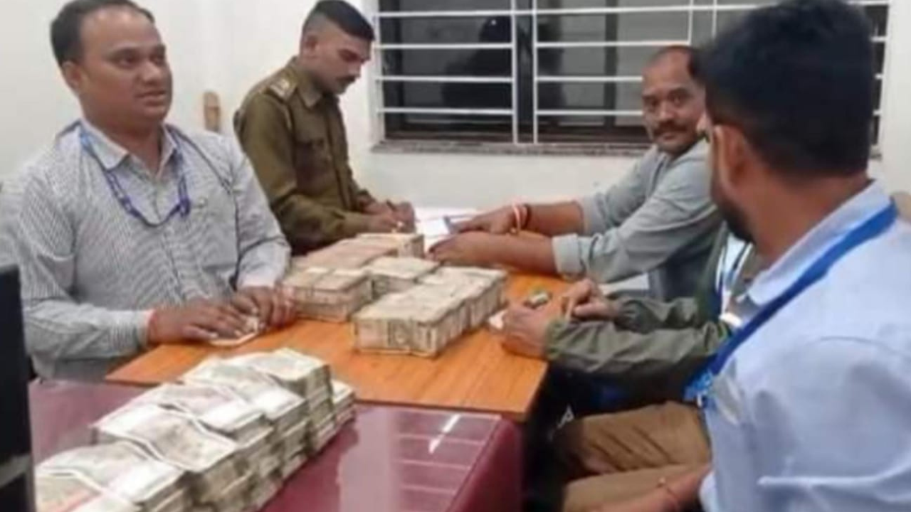 विधानसभा चुनाव के आखिरी दिनों में पुलिस को मिली सफलता जाँच के दौरान 50 लाख रुपये ज़ब्त कर आगे की कार्यवाही
