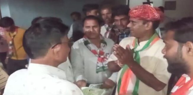 कांग्रेस प्रत्याशी उमराव सिंह का तूफानी जनसम्पर्क