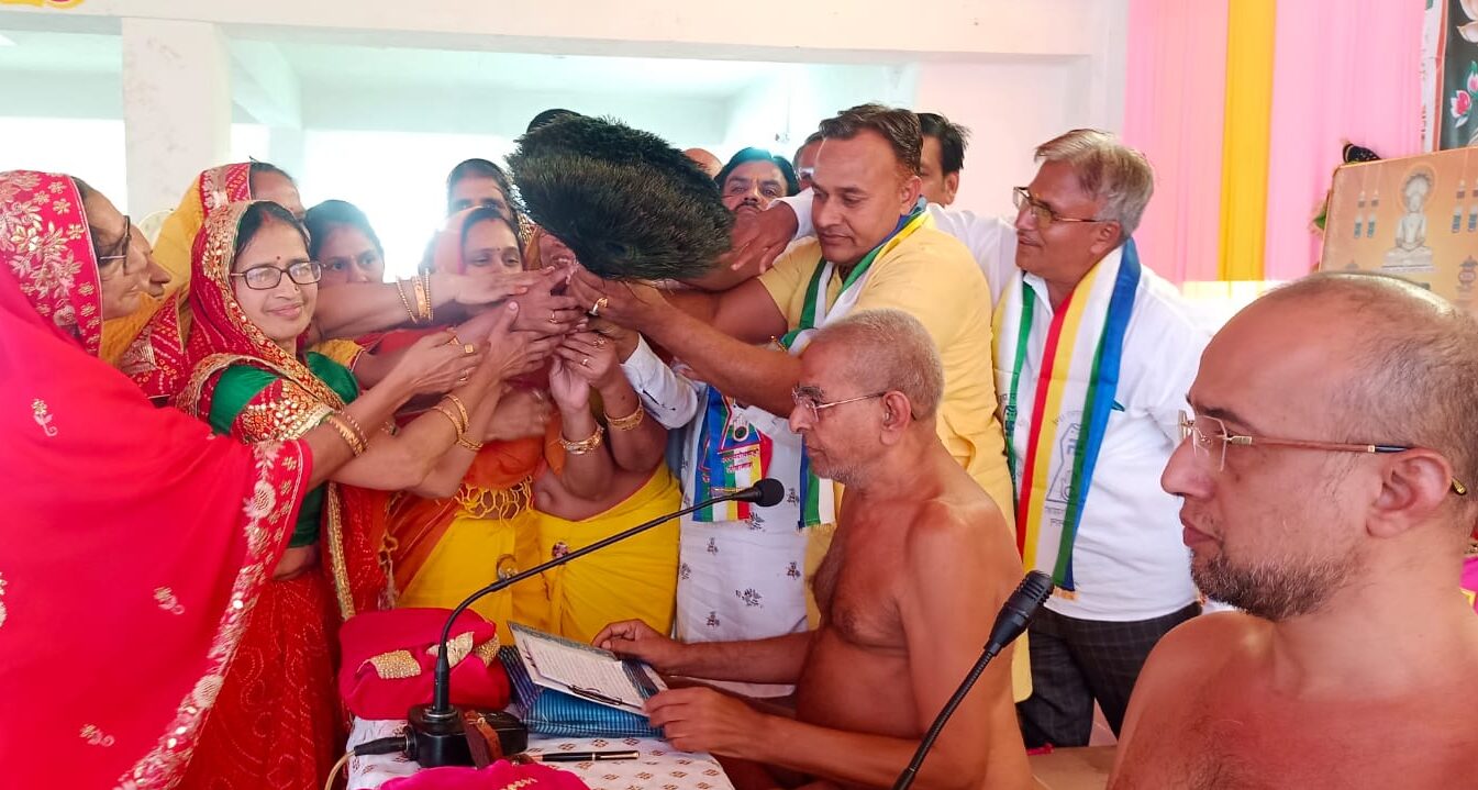 भव्य पिच्छीका परिवर्तन समारोह संपन्न