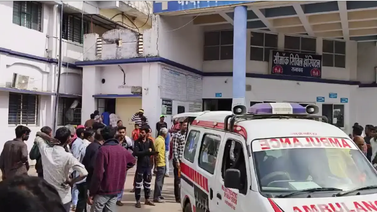 ओंकारेश्वर रोड पर पुनर्वास से स्कूल जा रही युवती को बाइक सवार ने टक्कर मार दी