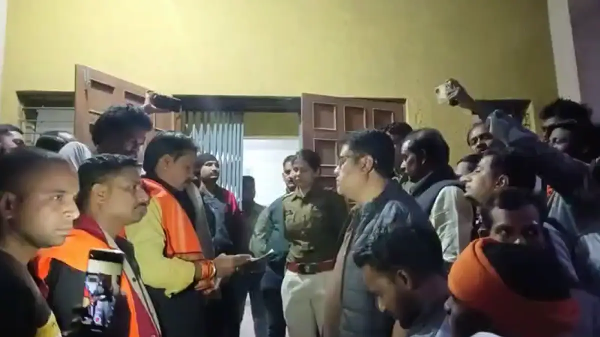 विहिप ने नयागांव चेक पोस्ट प्रबंधन को सोपा ज्ञापन