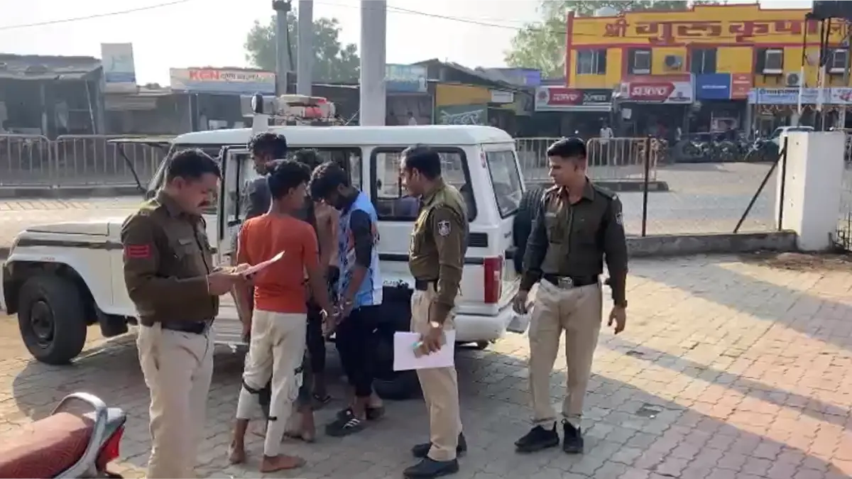 मुंदी थाना अंतर्गत स्कूली छात्रा से गैंगरेप करने वाले 4 युवको को मुंदी पुलिस ने किया गिरफ्तार कई धाराओं में केस दर्ज