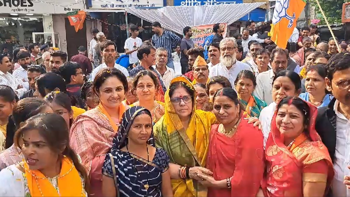 धार में चुनाव जीतने पर भाजपा ने निकाला विजय जुलूस