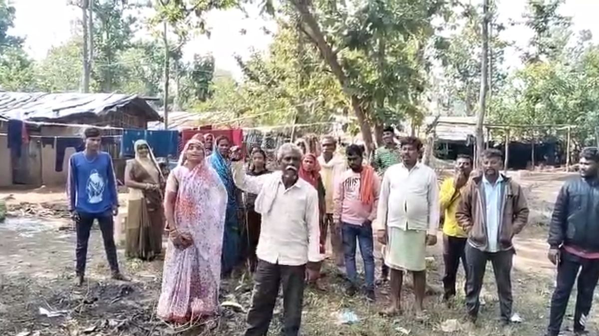 रोजगार की आस में चार माह से बैठे बेरोजगार मछुआरे