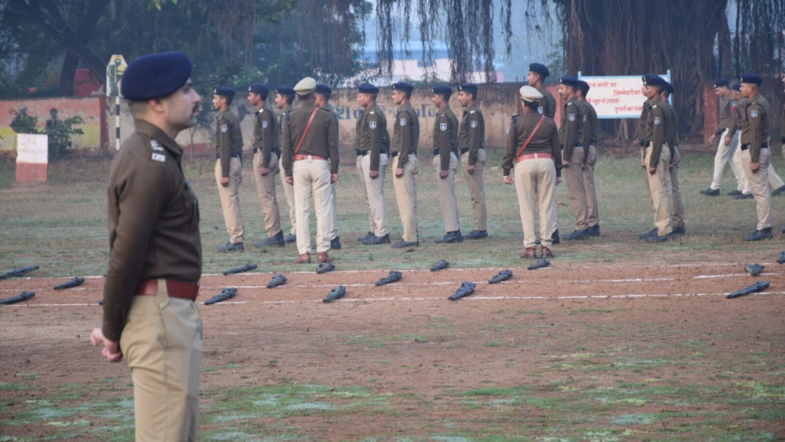 पुलिस अधीक्षक मंदसौर द्वारा पुलिस लाइन मंदसौर में आयोजित जनरल परेड का किया निरीक्षण