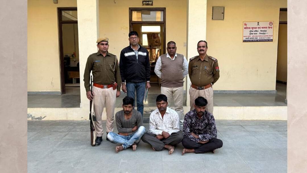 तीन करोड़ रुपये करीब कीमत का डोडाचूरा जब्त।