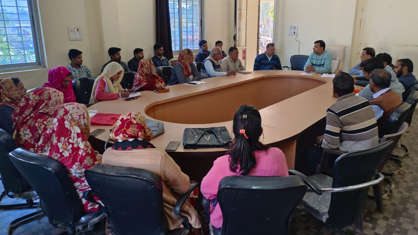 विकसित भारत संकल्प यात्रा की तैयारी को लेकर नगर परिषद सरवानिया महाराज में बैठक संपन्न