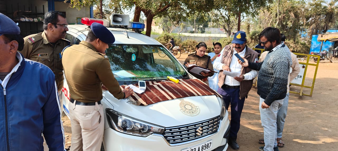 यातायात प्रभारी सूबेदार सोनू बडगूजर एक्शन मोड़ में,बसों सहित वाहनों पर कार्यवाही, यातायात प्रभारी सूबेदार सोनू बडगूजर एक्शन मोड़ में,बसों सहित वाहनों पर कार्यवाही,