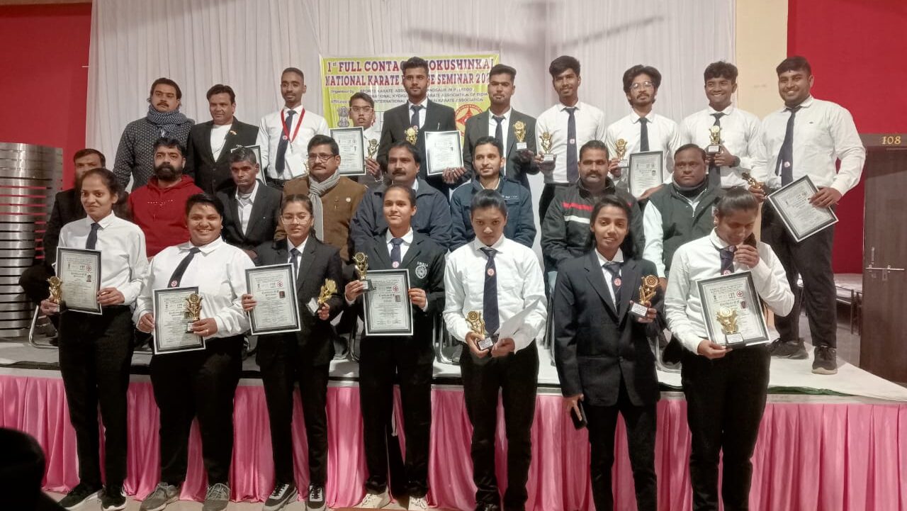 नेषनल रेफरी सेमिनार में 15 खिलाडियों ने हासिल की नेषनल रेफरी की उपाधी