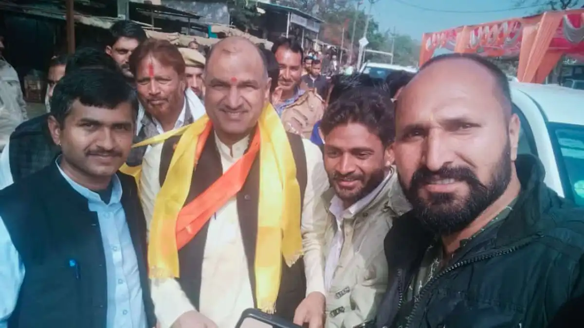 भाजपा प्रदेश अध्यक्ष सीपी जोशी व कैबिनेट मंत्री हेमंत मीणा राजस्थान सरकार का परशुराम सर्किल प्रतापगढ़ पर किया गया जोरदार स्वागत
