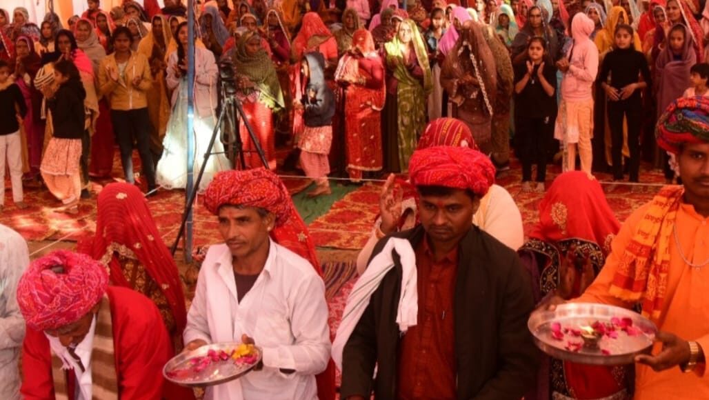 अथवा खुर्द में कलश यात्रा के साथ श्रीमद भागवत कथा ज्ञान यज्ञ का शुभारंभ