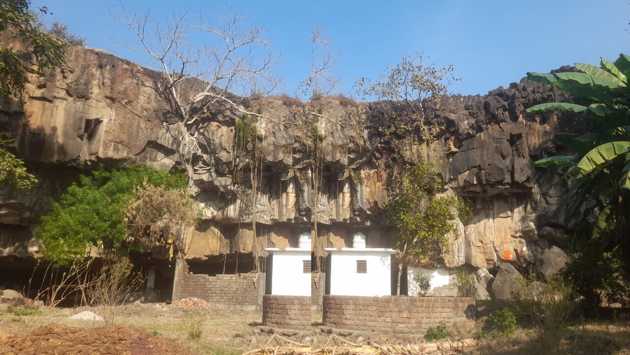 प्रतापगढ़ योगेश्वर महादेव विकास से दर किनार प्रतिनिधियों की उदासीनता के कारण