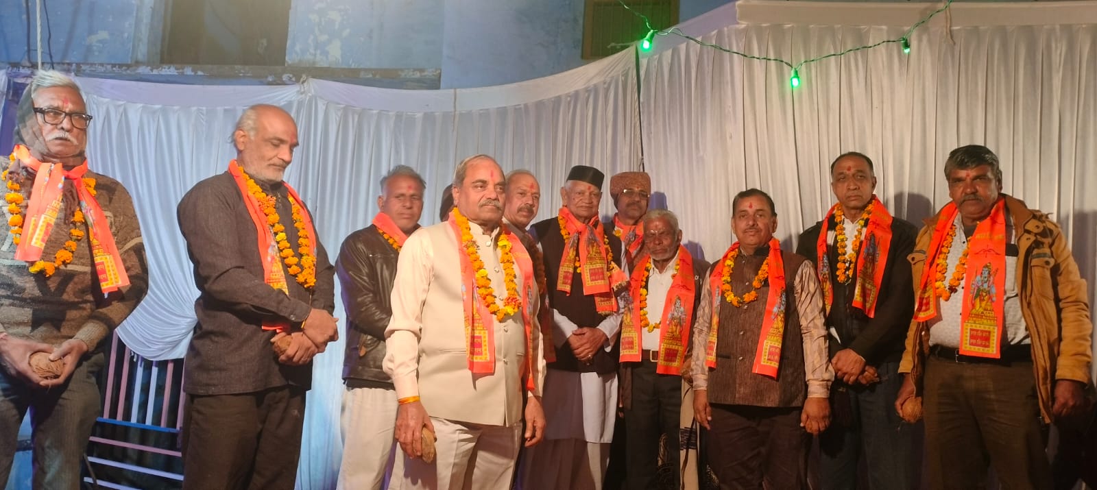 1990 व 1992 में रामलला मंदिर बनाने की भावना लेकर कारसेवक के रुप में बाबरी मस्जिद ढांचे को गिराने में प्रत्यक्षदर्शी रहे सिंगोली के कारसेवकों का सम्मान किया गया