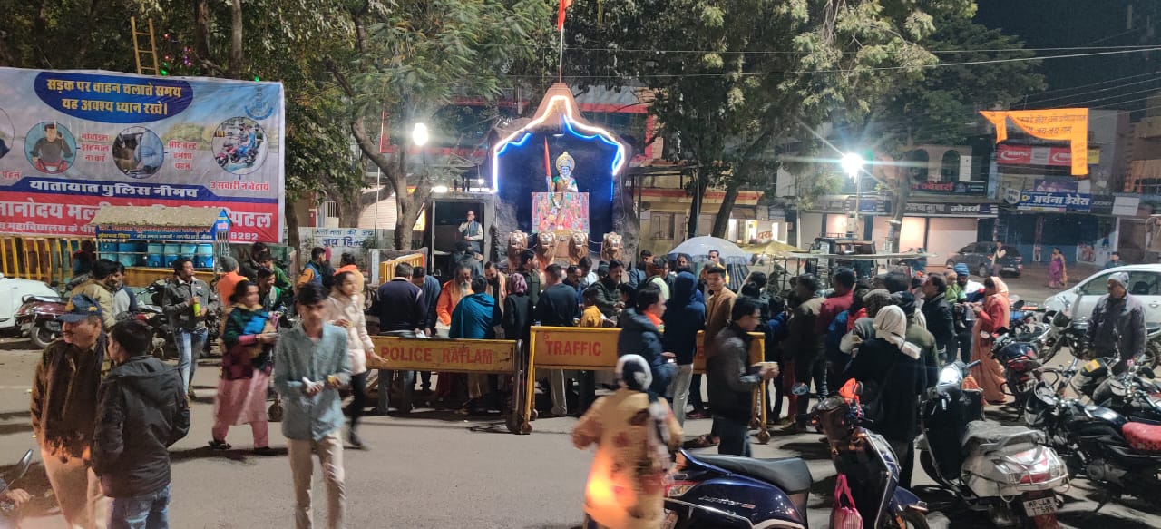 बड़ी संख्या में नीमच वासियों ने ग्रहण की विहिप द्वारा अयोध्या से लाई प्रसादी, पवित्र जल और मिट्टी