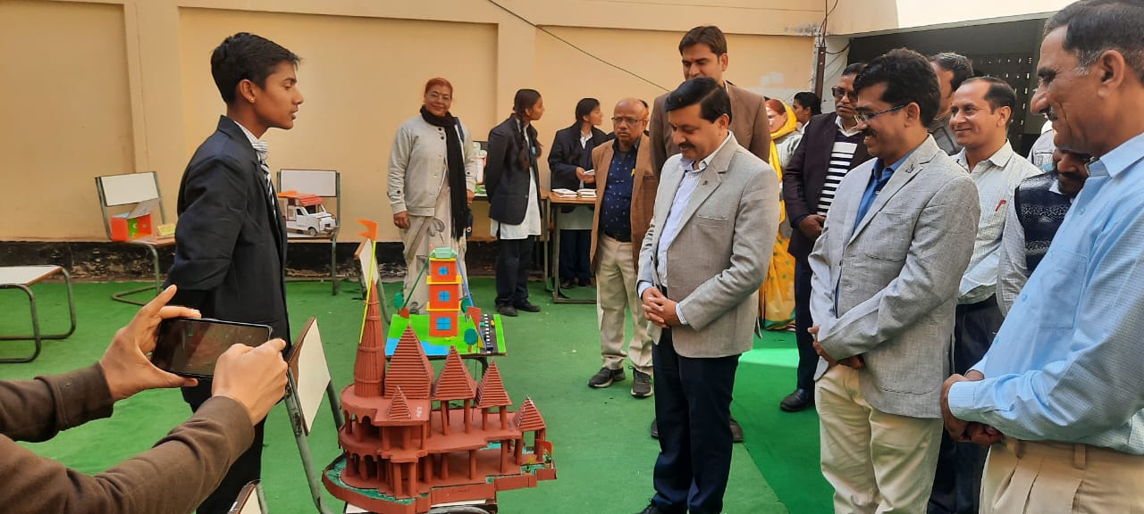 नवोदय विद्यालय परिसर में पालकों के लिए आंगतुक विश्रामालय का प्रस्‍ताव तैयार करें- श्री जैन