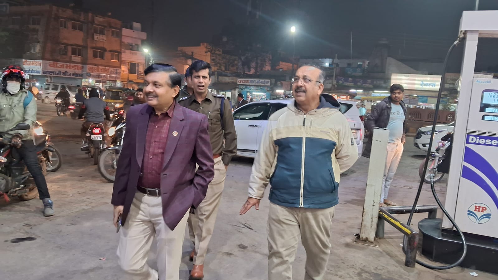 पेट्रोल एवं डीजल की उपलब्धता एवं वितरण का लिया जायजा