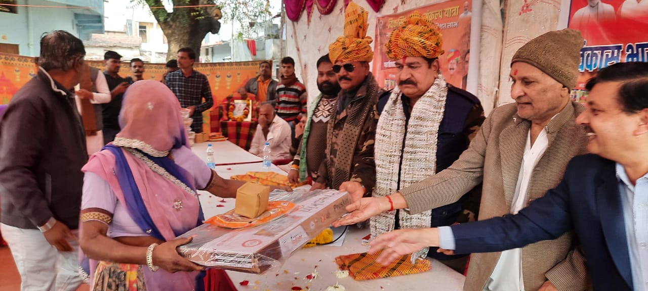पेट्रोल एवं डीजल की उपलब्धता एवं वितरण का लिया जायजा