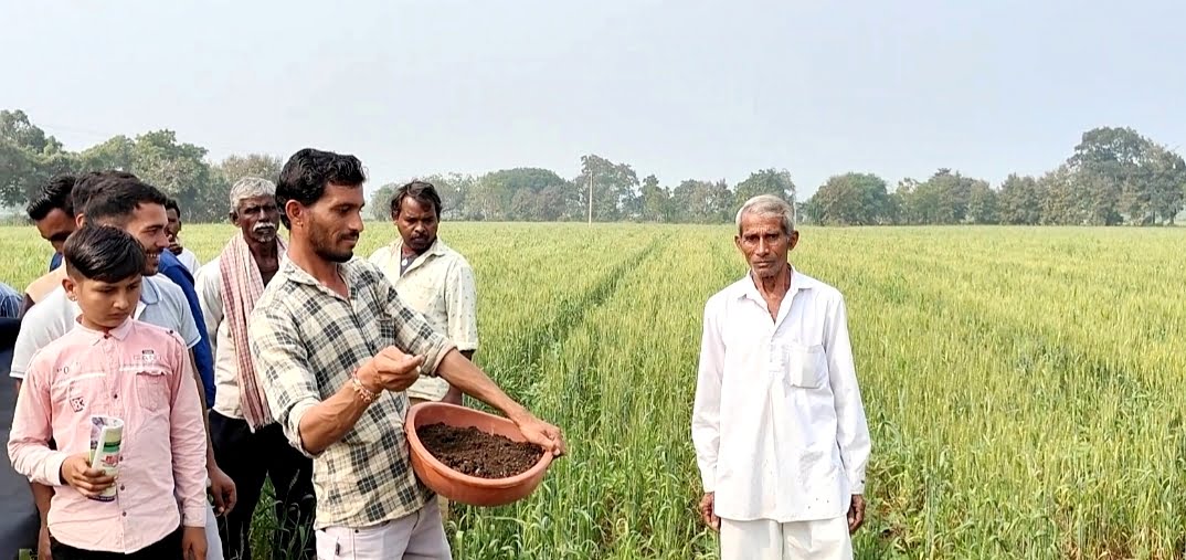 किसानों को सोन खाद के बारे में किया जागरूक