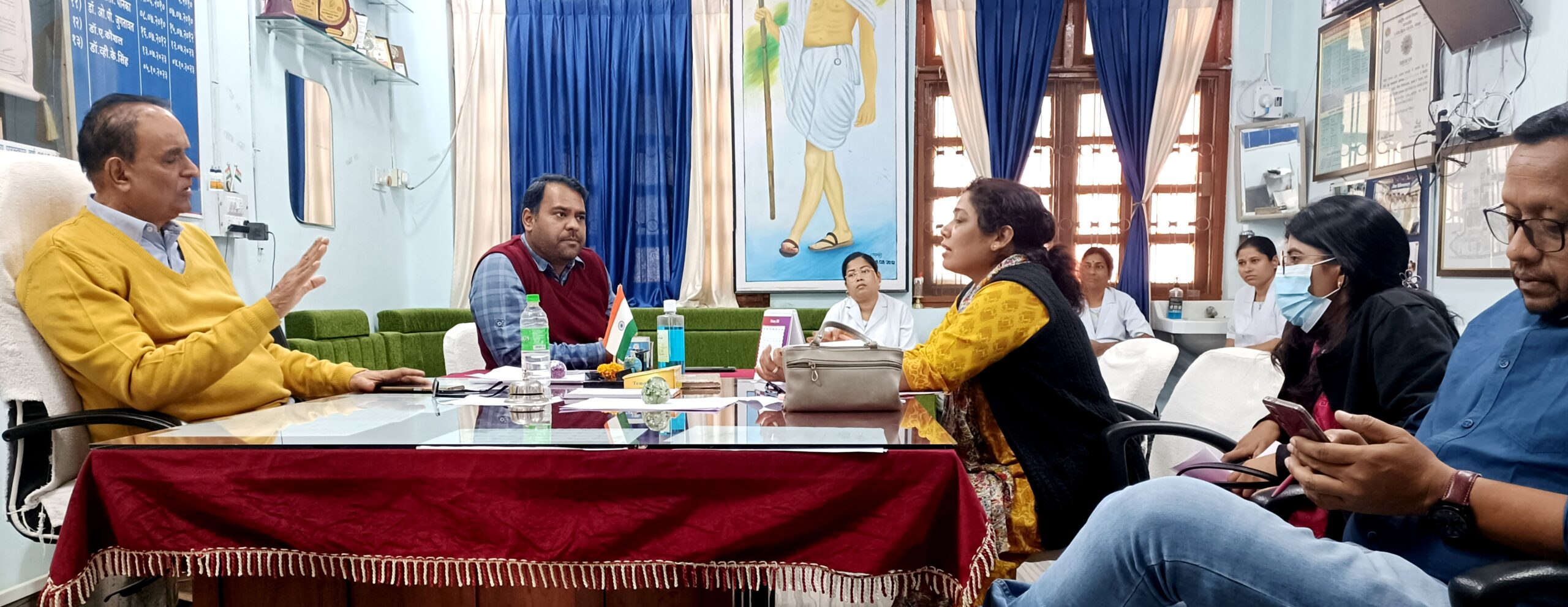 जिला अस्पताल के वार्ड इंचार्ज, ऑपरेटर एवं अकाउंटेंट की बैठक सम्पन्न