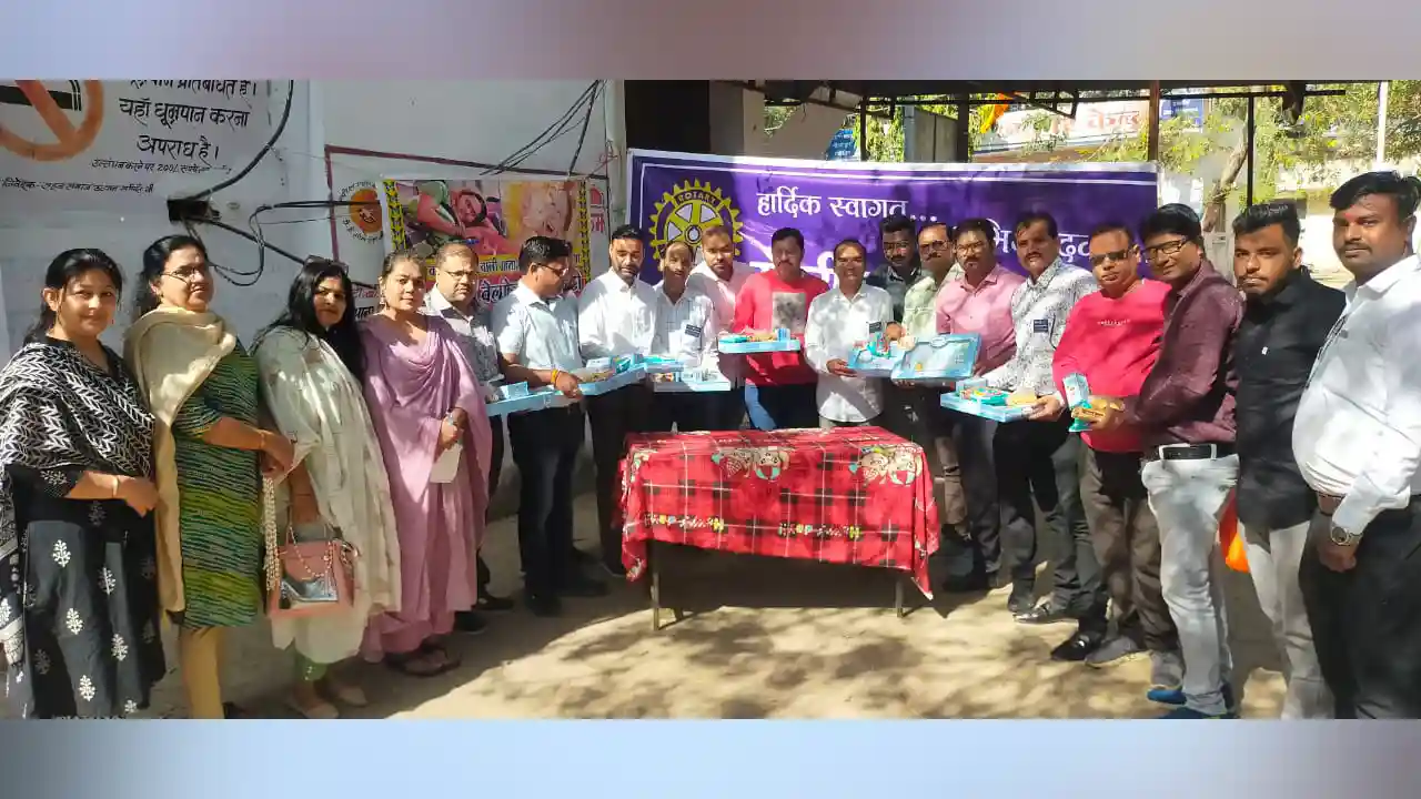 बेटियों को जन्म देने वाली माताओं के सम्मान में आराध्या के नेतृत्व में रोटरी डायमंड द्वारा 119 वां स्थापना दिवस मनाया गया!