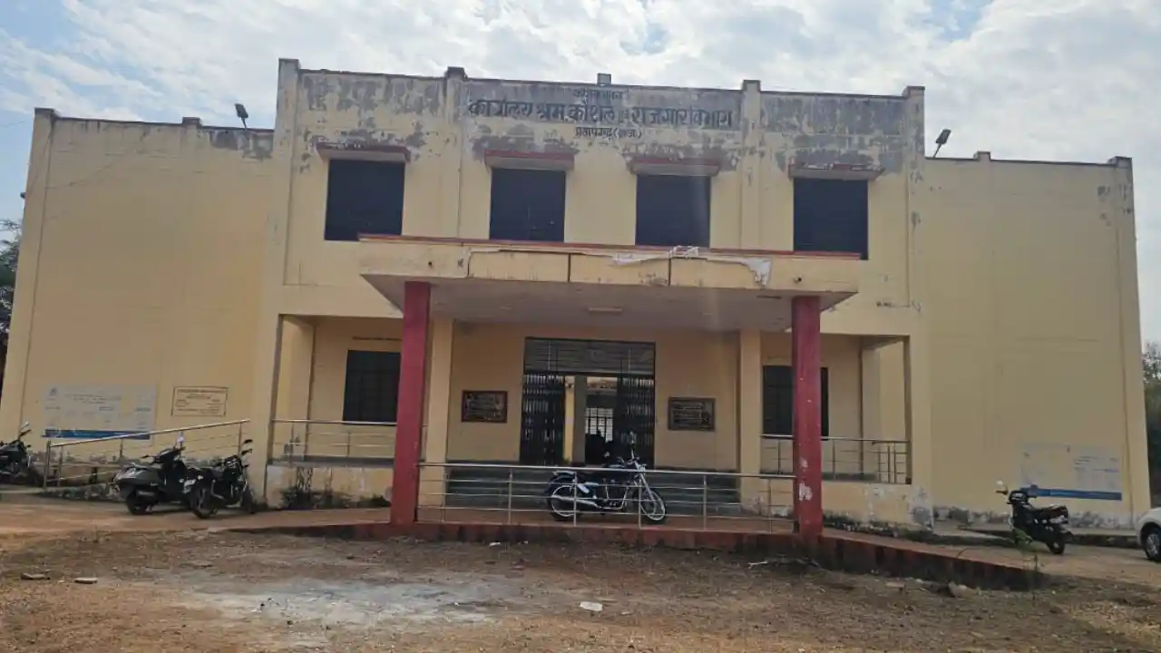 प्रतापगढ़ प्रधानमंत्री श्रम योगी मानधन पेंशन योजना (PMSYM) में 100 दिवसीय कार्ययोजना में प्रतापगढ जिला बना सिरमोर