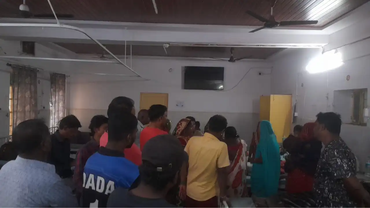 प्रतापगढ़ बासवाड़ा रोड़ पर एक प्राइवेट सर्वोदय उच्च माध्यमिक विद्यालय की बस से हुआ हादसा