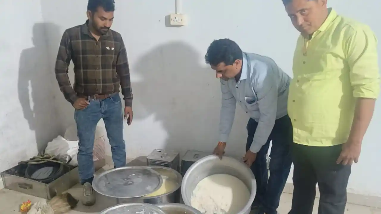 अमानक स्तर का घी तैयार करने वाली फर्म के संचालक के विरुद्ध दर्ज की गई एफआईआर दर्ज।