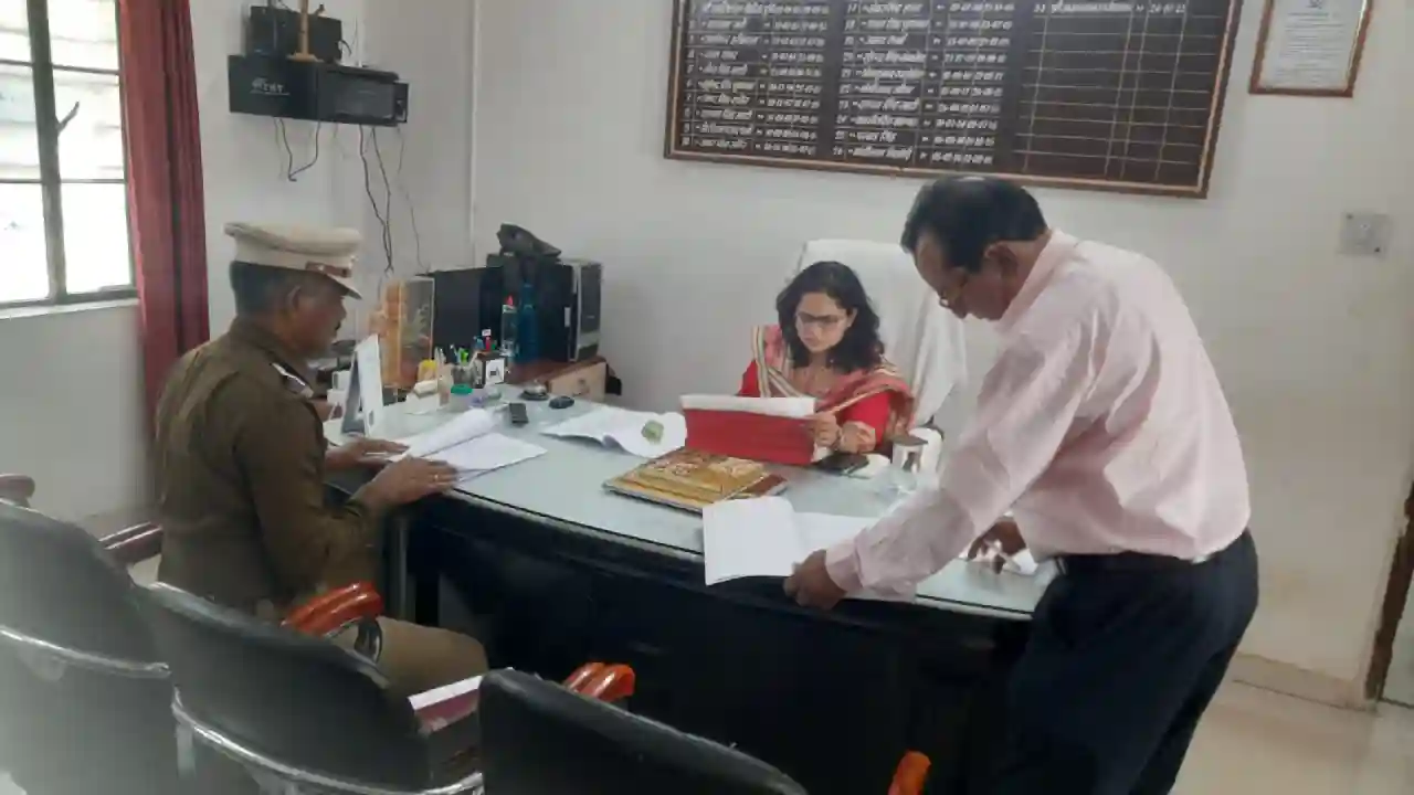 प्रतापगढ़ जिला कलक्टर ने किए औचक निरीक्षण