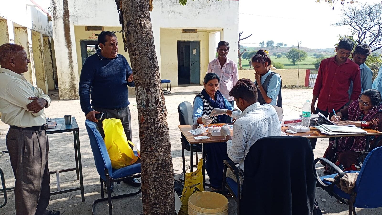 सीएमएचओ ने किया औचक निरीक्षण सिकल सेल स्क्रीनिंग का लिया जायजा