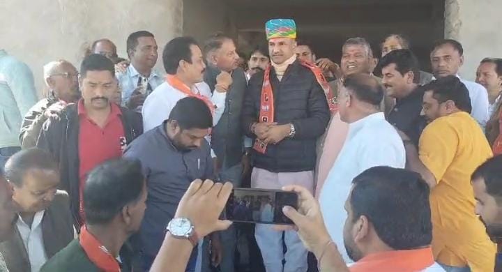 प्रतापगढ़ भाजपा प्रदेश अध्यक्ष सीपी जोशी एवं राजस्व मंत्री हेमंत मीणा ने भाजपा चुनाव कार्यालय का अवलोकन कर कार्यकर्ताओं से संवाद किया