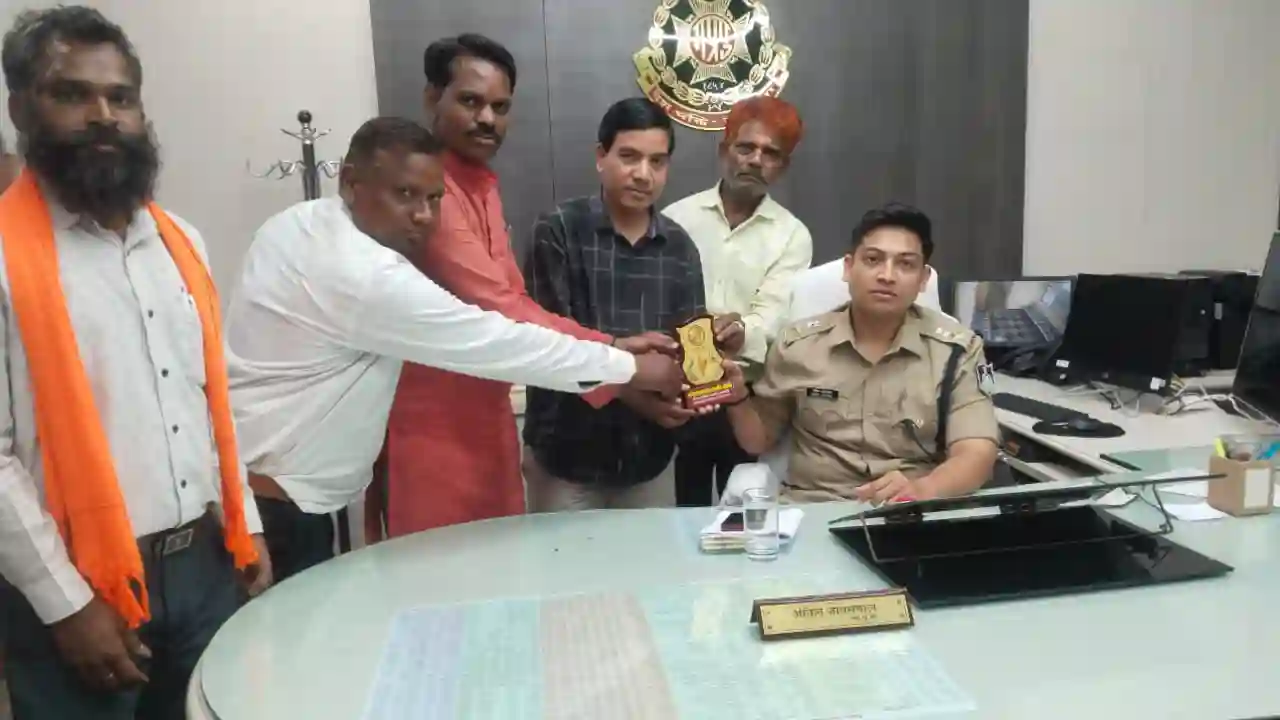 नवगत एसपी अंकित जायसवाल जी का कल्याण कमलमय समर्थक समिति ने किया स्वागत!