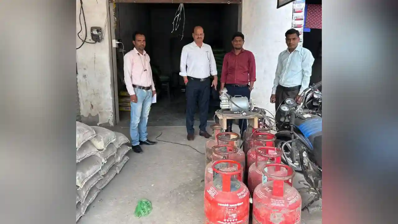 प्रतापगढ़ अवैध एलपीजी रिफिलिंग पर हुई कार्यवाही