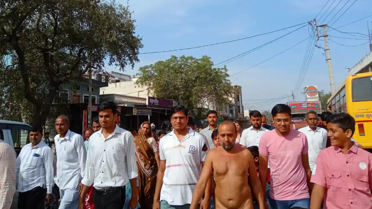 मुनिश्री सुप्रभ सागर जी महाराज का नगर में भव्य मंगल प्रवेश हुआ