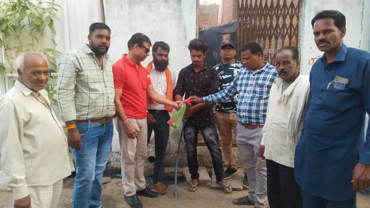कल्याण कमलमय समर्थक समिति ने चलाया टोटी अभियान।