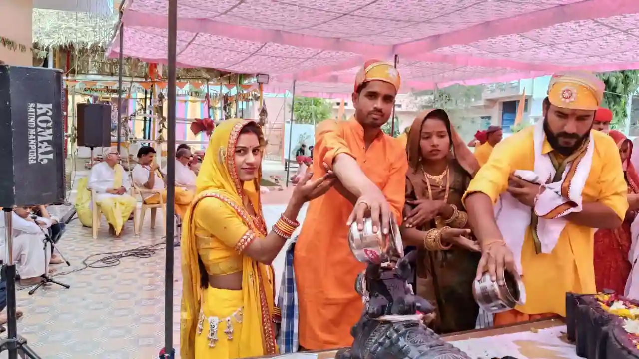 प्रतापगढ़ मानपुरा नर्मदेश्वर महादेव मंदिर प्राण प्रतिष्ठा महोत्सव कलश यात्रा