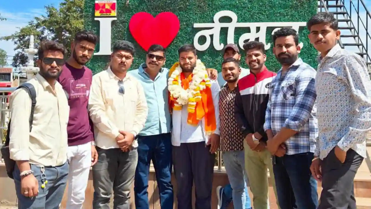 करणी सेना ने किया साईकिल यात्री राम सिंह पहलवान का स्वागत