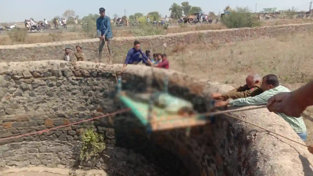 गांव छोटी बम्बोरी में कुवें में अज्ञात लाश मिली