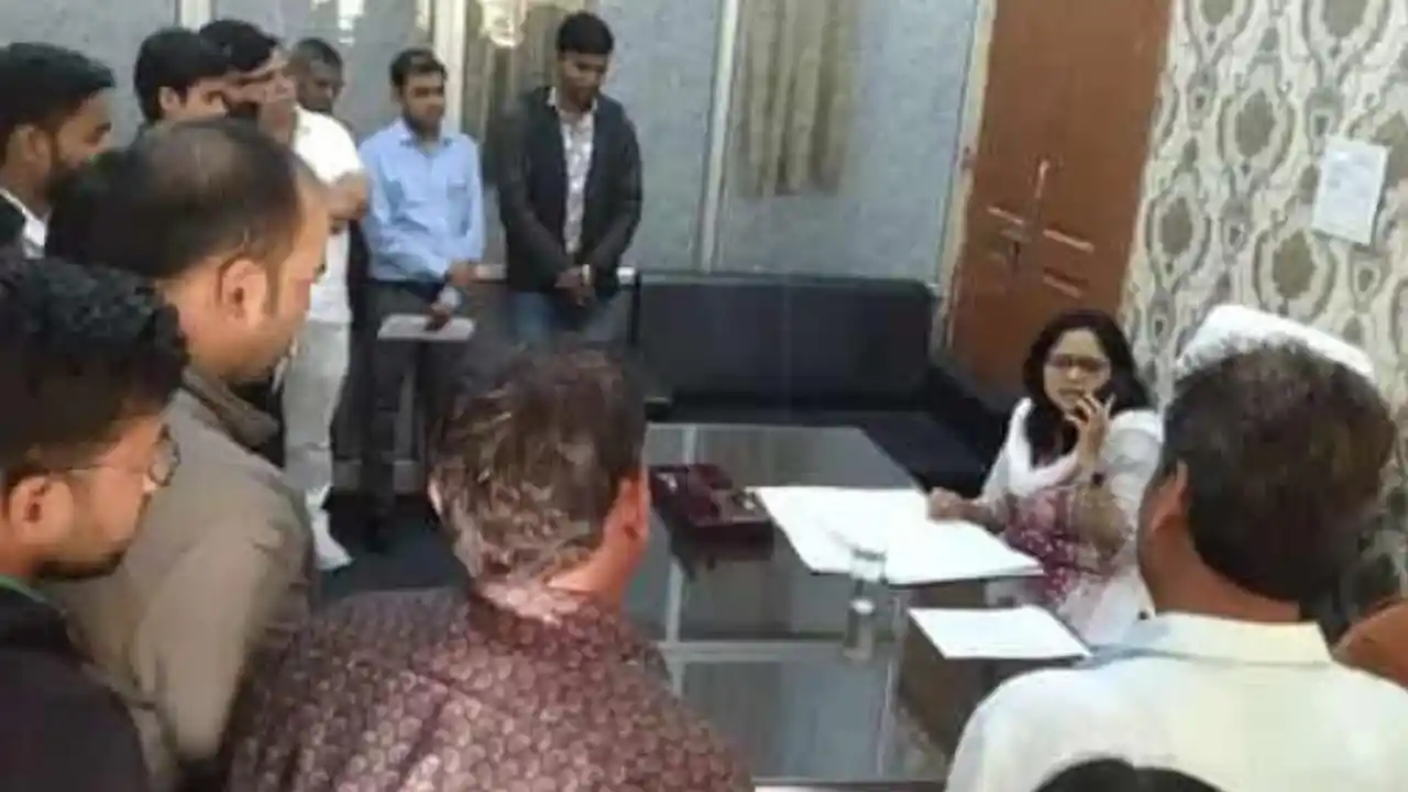प्रतापगढ़ कलेक्टर ने नगर परिषद आयुक्त को हटाया