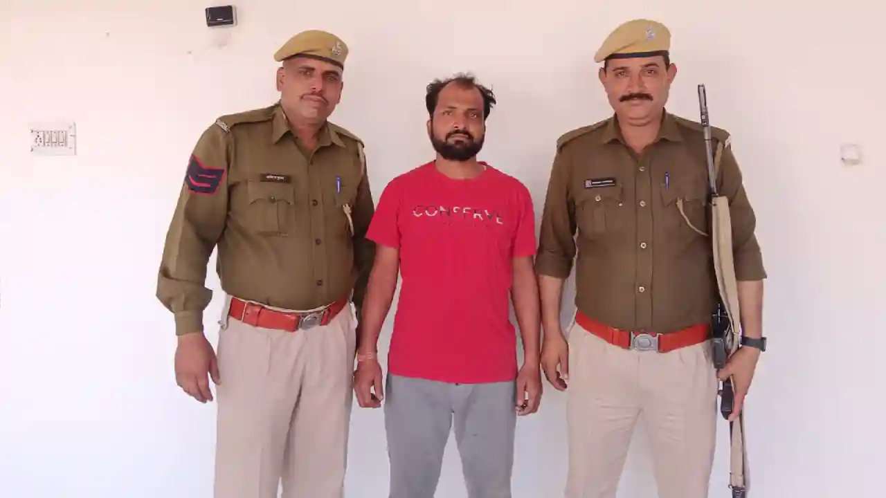 पुलिस थाना प्रतापगढ द्वारा जब्त की एक धारदार तलवार 01 अभियुक्त गिरफ्तार
