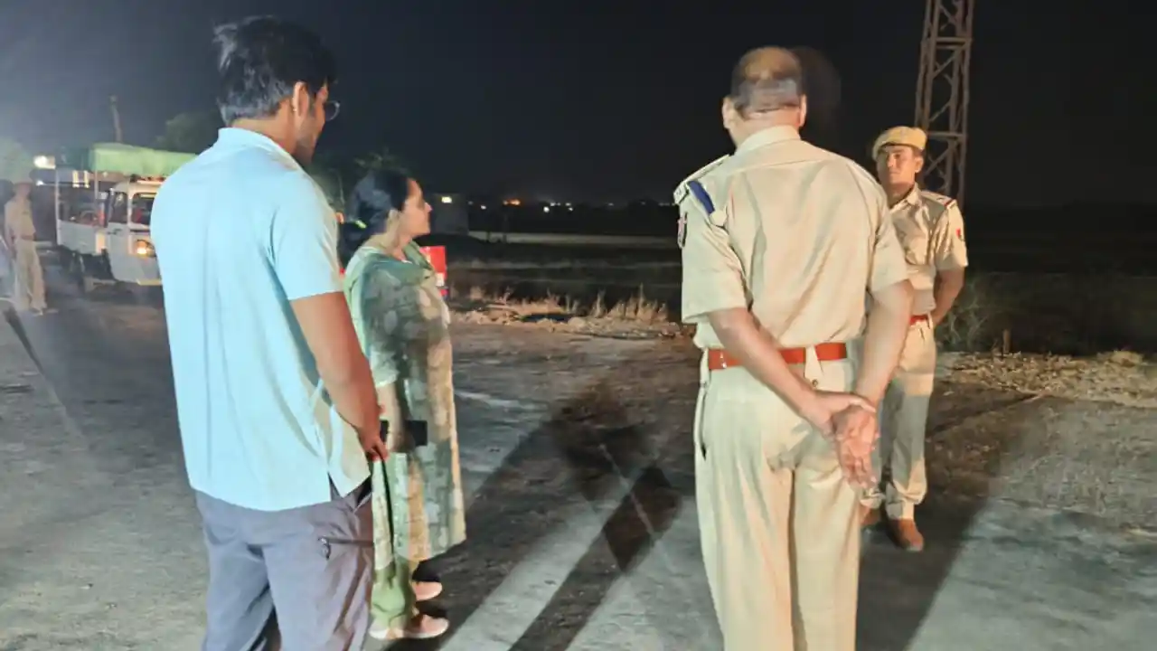 प्रतापगढ़ जिला कलेक्टर अंजलि राजोरिया और जिला पुलिस अधीक्षक लक्ष्मण दास ने अंतराजिय बॉर्डर चेक पोस्ट का निरिक्षण किया