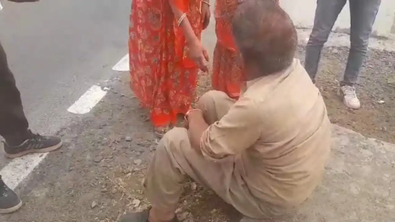 प्रतापगढ़ मिनी सचिवालय रोड़ पर लगातार बड़ रही दुर्घटनाए