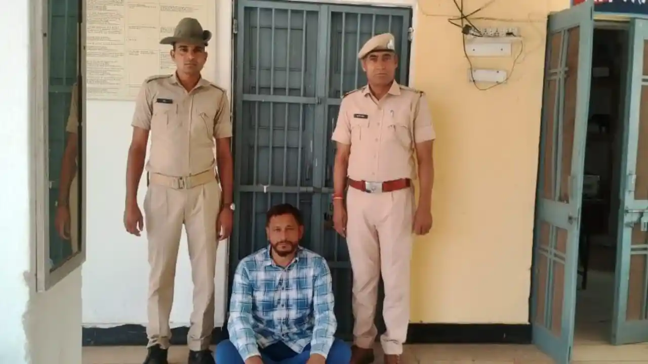 राजस्थान में 25,000 रूपये तथा मध्यप्रदेश में 10,000 रूपये का ईनामी अपराधी गिरफ्तार