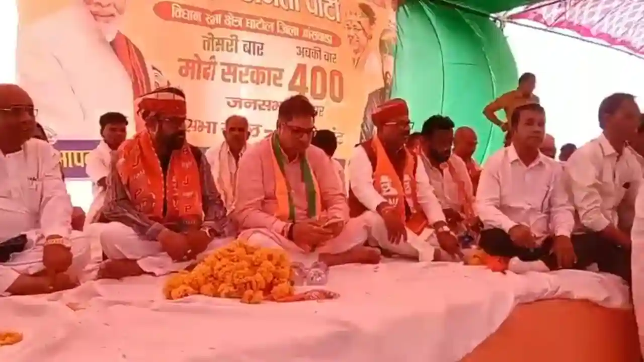 भाजपा के पूर्व प्रदेश अध्यक्ष सतीश पुनिया और बांसवाड़ा डूंगरपुर संसदीय सीट से भाजपा उम्मीदवार महेंद्रजीत सिंह मालविया आज प्रतापगढ़ के पीपलखूंट दौरे पर रहे