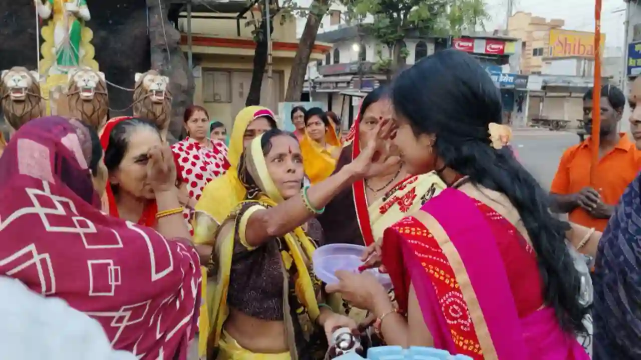 नीमच  में मतदाता जागरूकता की शपथ दिलाई 