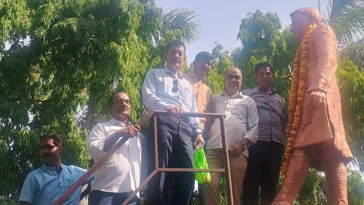 पंडित नेहरू की पुण्यतिथि शहर ब्लॉक कांग्रेस मंदसौर द्वारा मनाई गई