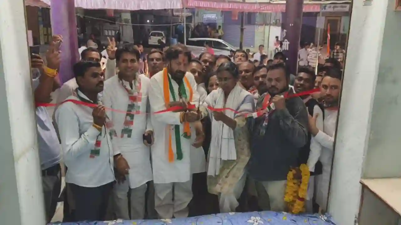 लोकसभा प्रत्याक्षी दिलीप सिंह गुर्जर ने किया पूर्व सांसद मीनाक्षी नटराजन के साथ जनसम्पर्क