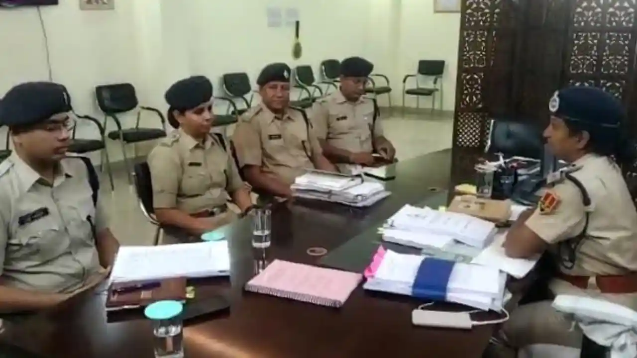 बासवाड़ा महानिरीक्षक पुलिस द्वारा ली गई बांसवाडा रेंज के पुलिस अधीक्षकों की क्राईम मीटिंग