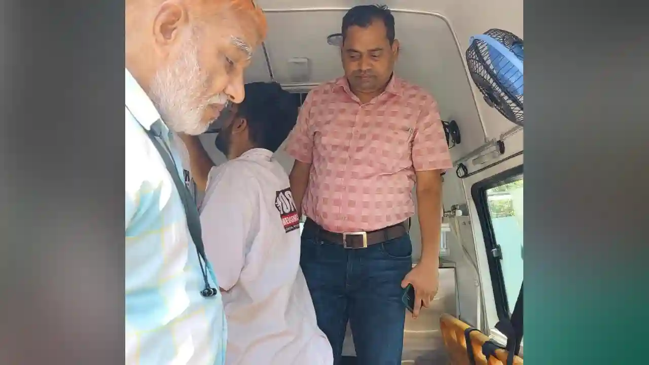 प्रतापगढ़ श्रम कल्याण अधिकारी द्वारा श्रमिकों को इस वर्ष सामान्य से अधिक रहने वाले तापमान के दुष्प्रभावों बचने हेतु उपाय बताये
