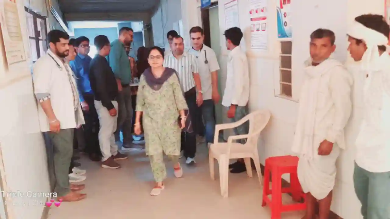 जिले में बेहतर स्वास्थ्य सेवाएं मरीजों को मिल सकें इसके लिए जिला कलक्टर डॉ. अंजली राजोरिया लगातार निरीक्षण